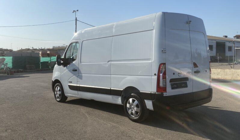 Nissan NV400 lleno