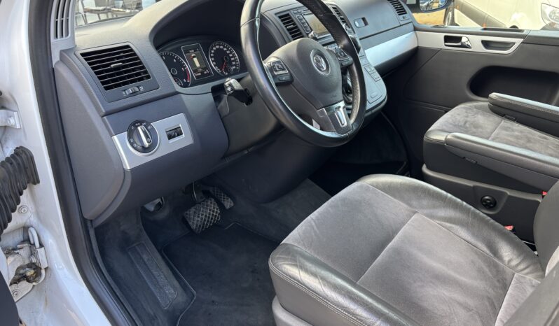 VW Multivan T5 HighLine Automático 06.2014 156k lleno