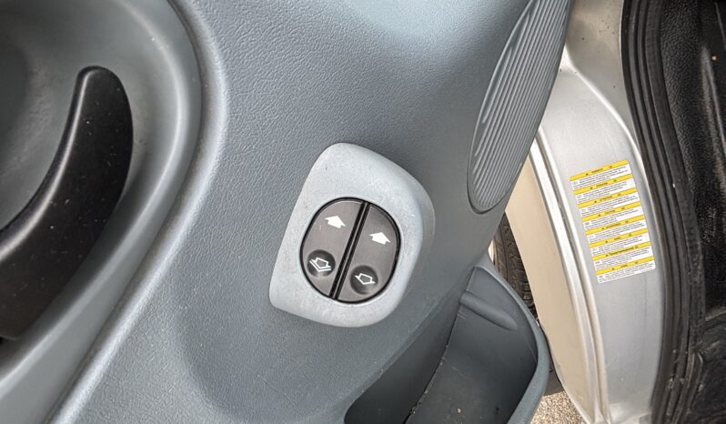 Ford Transit 125T300 9 PLAZAS lleno