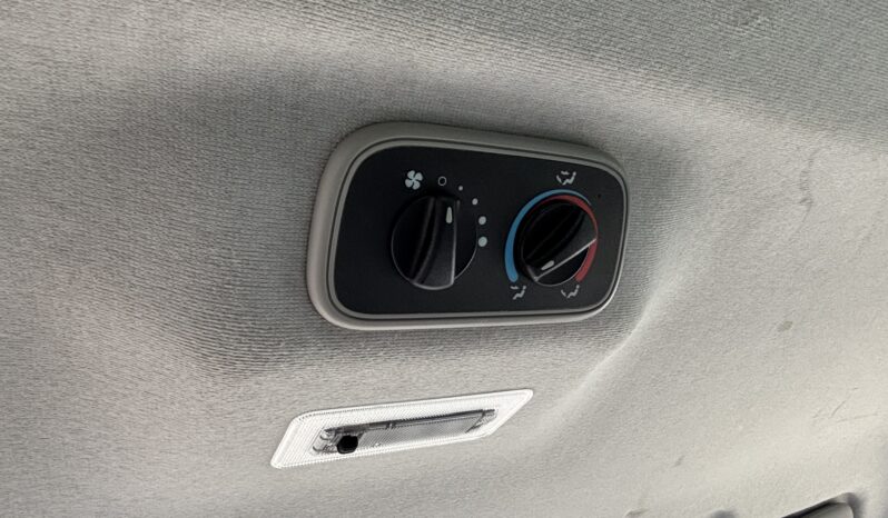 Ford Transit 125T300 9 PLAZAS lleno
